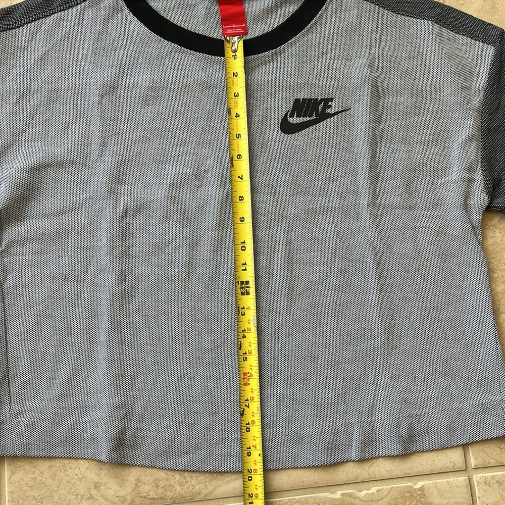 Nike Crew Rally Top - Picture 16 of 16